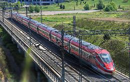 Fase 2: circa 100 in fila ordinata per treno Milano-Napoli