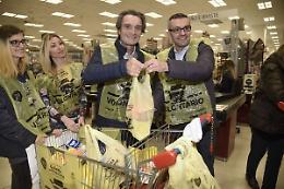 Colletta alimentare, in campo il presidente Fontana