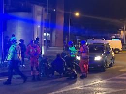 Investite da un'auto, madre e figlia finiscono all'ospedale