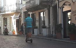 È via libera ai monopattini