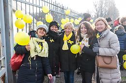 Il flash mob si colora di giallo:  tutti uniti per salvare la Tin