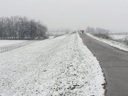 La città si sveglia con la neve, ma è una... spolverata