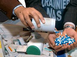 Farmaci irregolari dalla Svizzera sequestrati dai Nas, farmacista denunciato