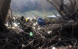 La golena come una discarica
