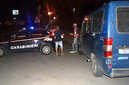 Utilizzavano clandestini per distribuire volantini, tre denunciati
