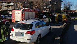Rotonda del Gran Rondò, scontro tra auto e furgone