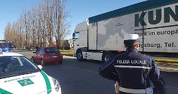 VIDEO Peduncolo bloccato, i mezzi tornano indietro