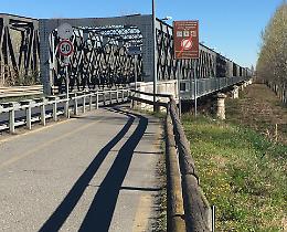 Ponte di Castelvetro, al via il sistema di controllo per il peso dei tir