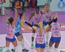 Saugella Monza - E'più Pomì Casalmaggiore 3-2 (20-25, 26-24, 25-20, 19-25, 15-11)