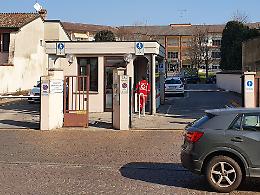 Caro rette al Busi, famiglie in affanno: «Aumenti da rivedere»