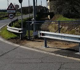La nuova ciclabile finisce nel... fosso