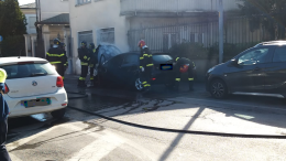 Auto a fuoco in via Magri, nessun ferito