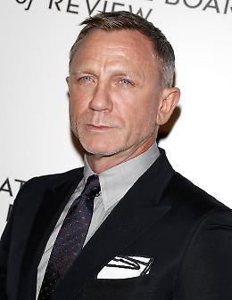 Cinema, il Coronavirus ferma James Bond