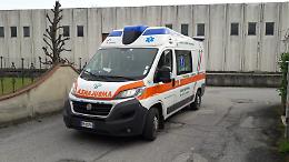 Anziano cade in casa, intervento dei vigili del fuoco e del 118