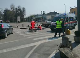 Investita sulle strisce pedonali, grave pensionata