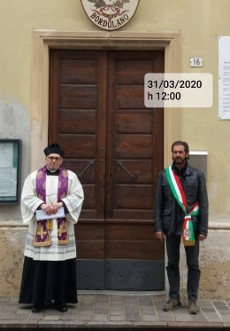 FOTO Coronavirus, in tutto il territorio commemorate le vittime