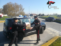 Coronavirus, i carabinieri consegnano le mascherine agli ospedali