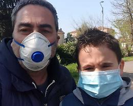 Coronavirus: «Io, in giro con Matti osservato dalla gente»