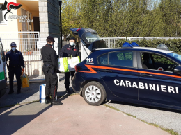 Coronavirus, a Marcaria i carabinieri consegnano alimenti
