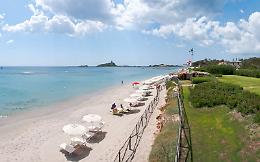 Coronavirus: albergatori sardi, drappi neri in hotel chiusi