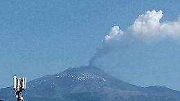Etna: colata lavica sommitale da nuovo cratere di Sud-Est