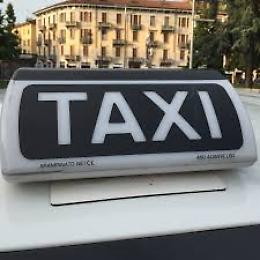 Taxi, da domani attiva la nuova postazione in piazza Roma, lato giardini