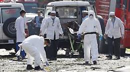 Afghanistan: attacco suicida a funerale, decine vittime