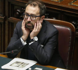 Governo alla prova su Bonafede, Iv alza posta con Conte