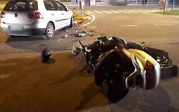 Scooter contro auto, gravissimo un 48enne