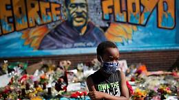 Floyd, mega manifestazione a Washington 