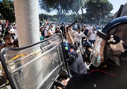 Ultras e Forza Nuova a Roma, tensioni e disordini