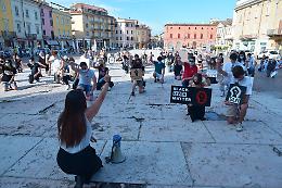 FOTO Il flash mob anti razzista a Casalmaggiore