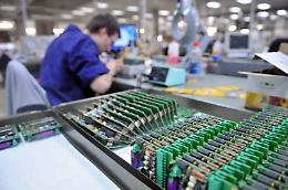 Lavoro, a febbraio -945 mila occupati