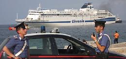 Marittimo cade in mare da traghetto Tirrenia, ritrovato vivo
