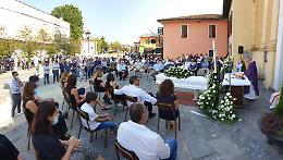 Lo straziante addio a Matteo Antonioli