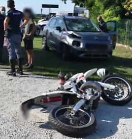Scontro auto-moto: 14enne in ospedale