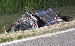 Auto fuori strada, feriti mamma e figlio di 5 anni
