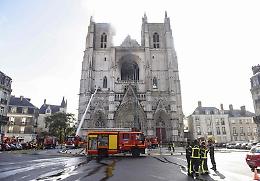  Nantes: fermato un sospetto, verifiche in corso