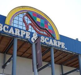 Scarpe & Scarpe, negozi a  rischio
