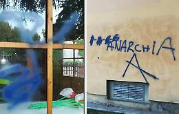 Vandali in azione in via Italia
