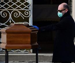 Coronavirus, famiglie in lutto: 500 euro per le spese del funerale
