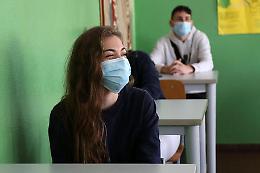 Covid, i presidi: aprire terza dose anche a 12-18enni