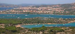 Famiglia cremasca bloccata nel resort in Sardegna: «Come prigionieri»