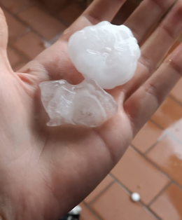 Maltempo, a Vicomoscano chicchi di grandine come noci
