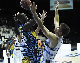 Una buona Vanoli cede nel finale alla Fortitudo Bologna (77-96)