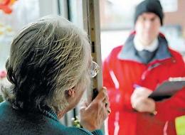 Truffatori presi a legnate da una 92enne