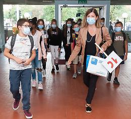 Cremona, rientro in classe. Il saluto del sindaco Galimberti