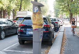 Altri parcheggi a pagamento, sale la protesta