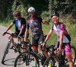 Ciclismo, Vitali scala 13 volte i Colli di San Fermo e vince l’Everesting