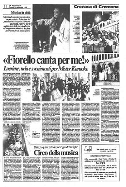 Lacrime, urla e svenimenti per Fiorello in piazza del Comune